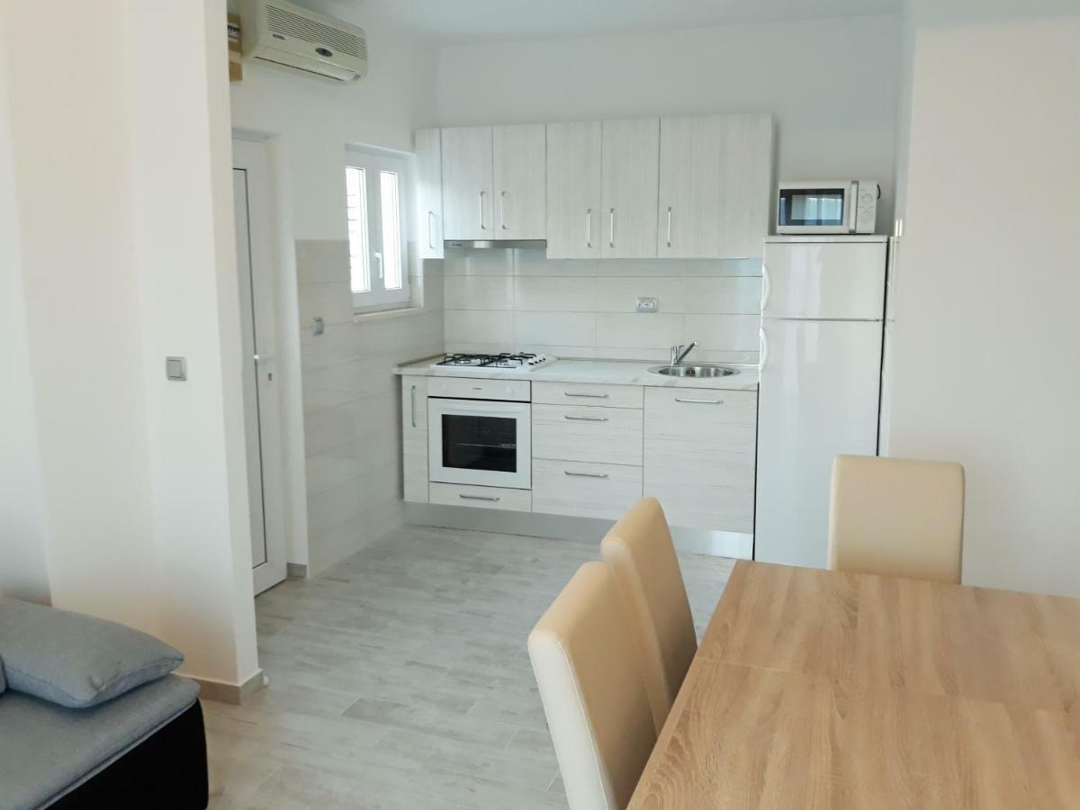 Apartmani Vinko ボル エクステリア 写真