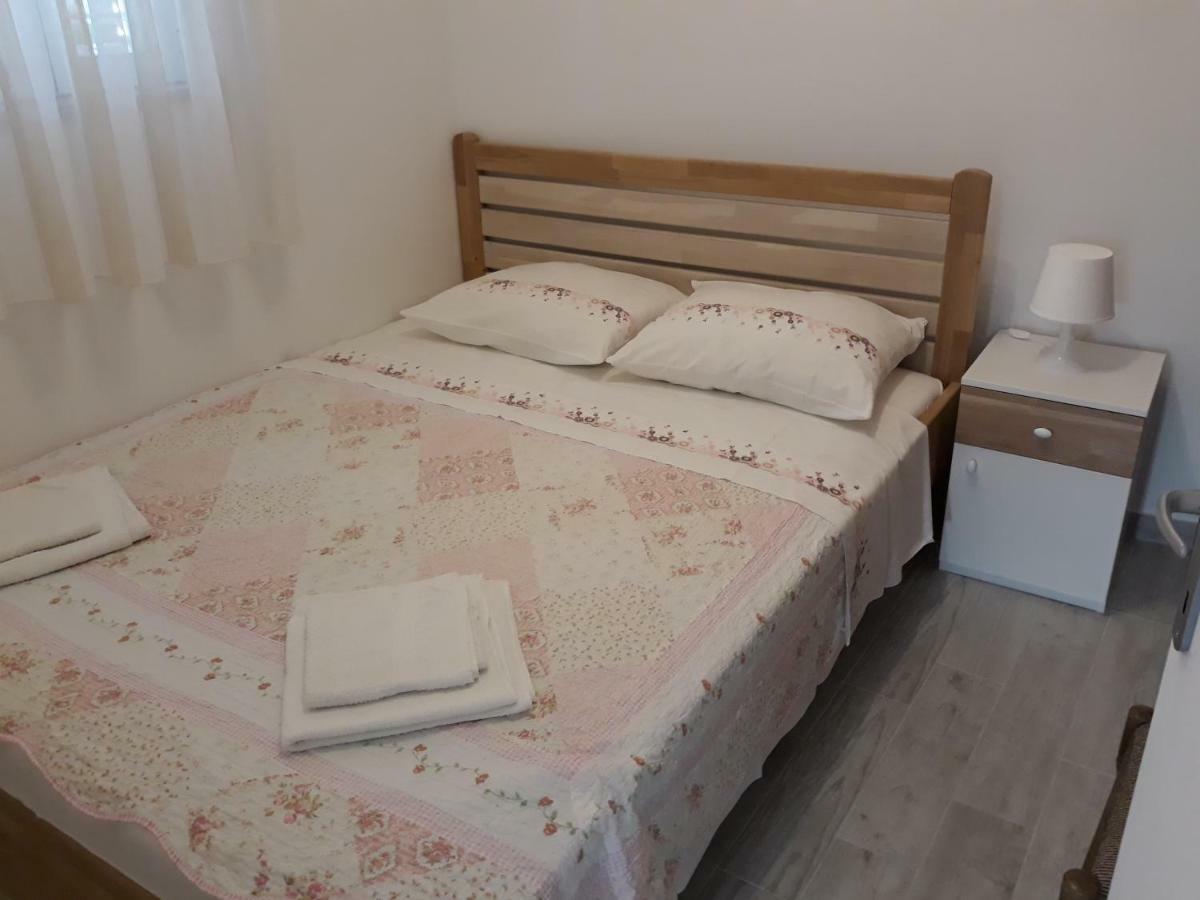 Apartmani Vinko ボル エクステリア 写真