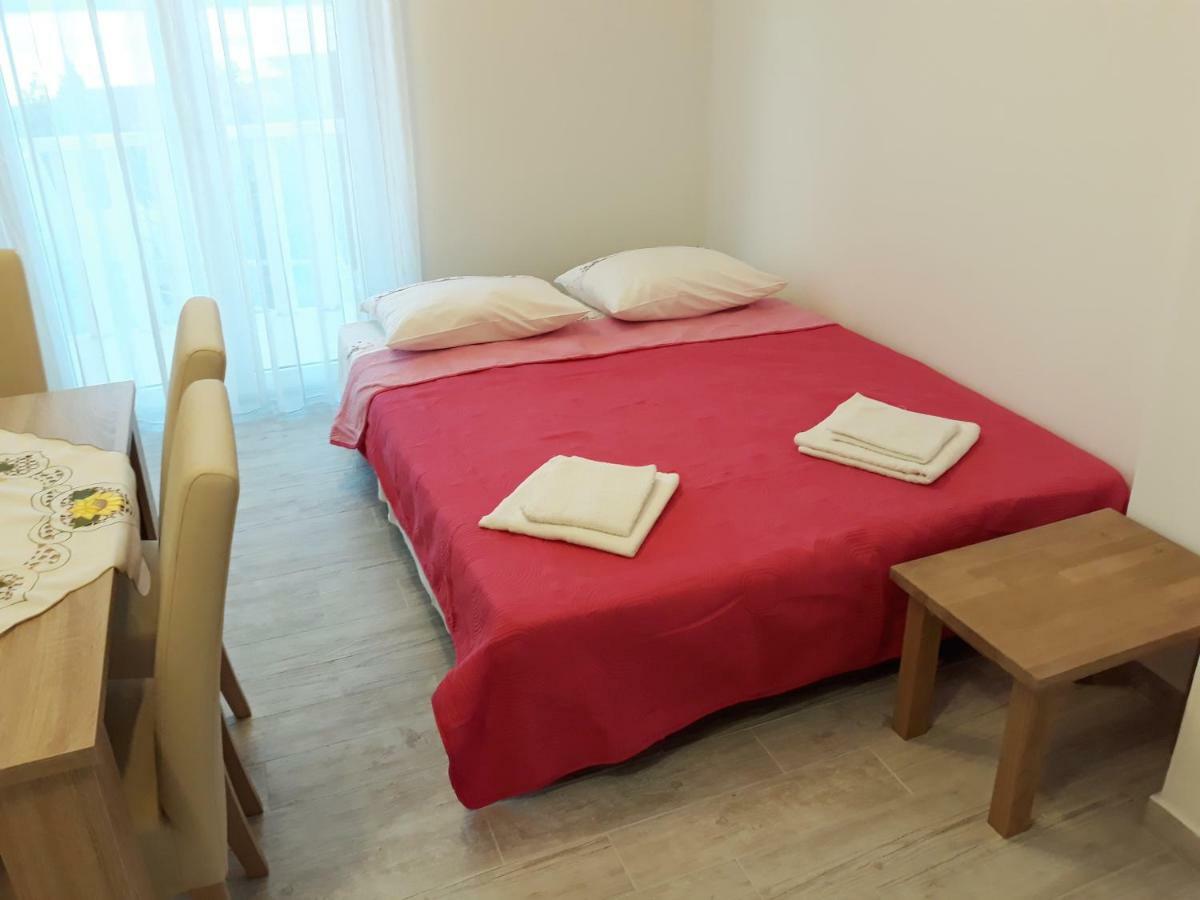 Apartmani Vinko ボル エクステリア 写真