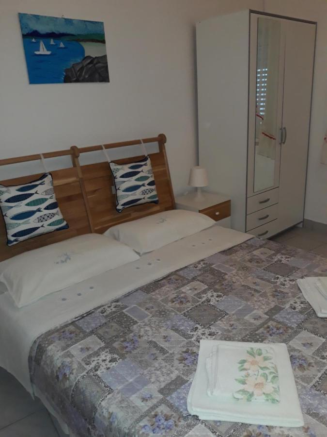 Apartmani Vinko ボル エクステリア 写真