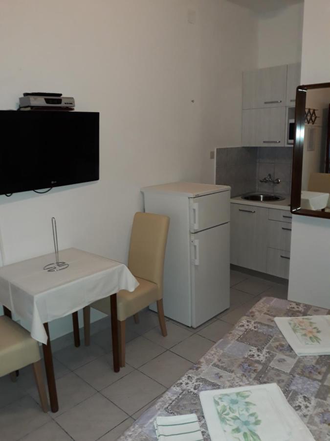 Apartmani Vinko ボル エクステリア 写真